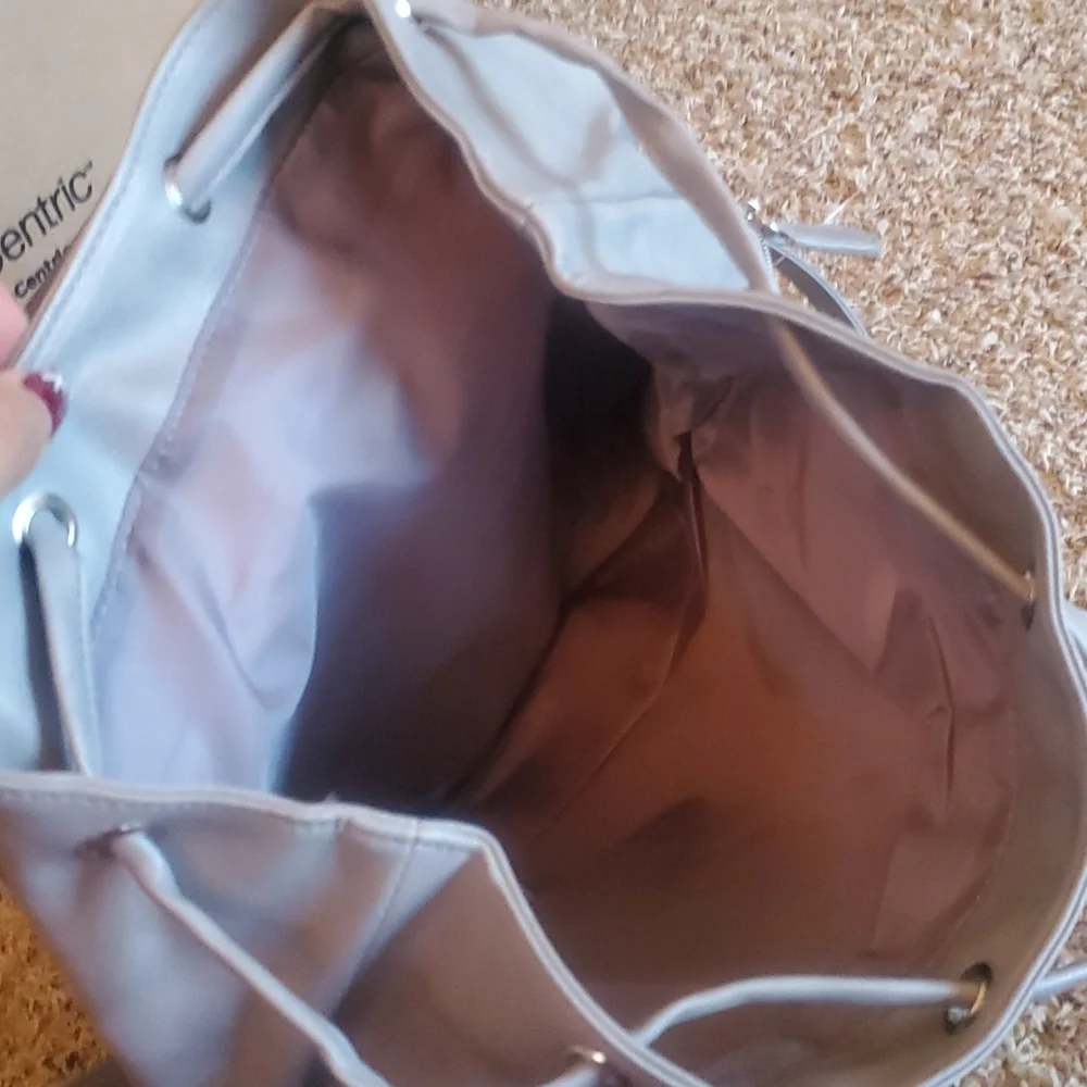 Back pack - Picture 4 of 4